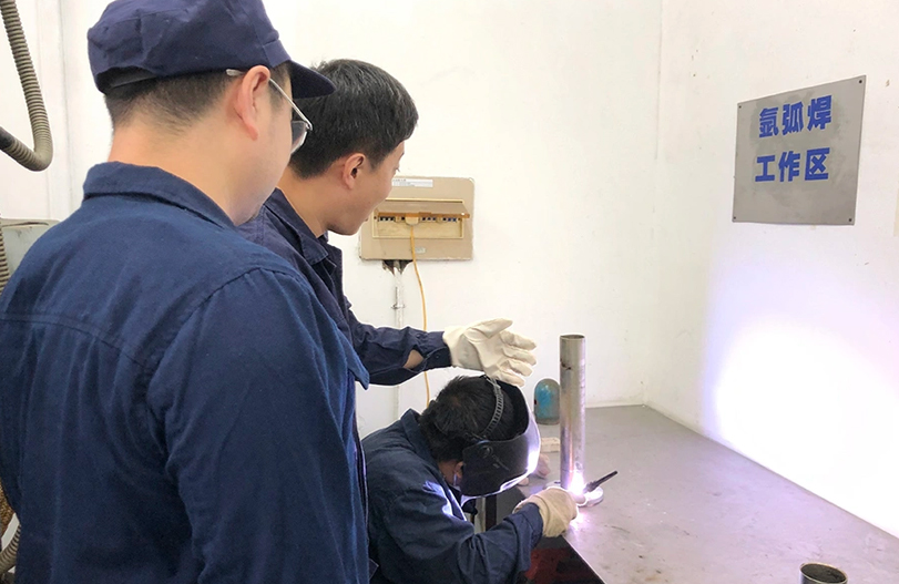 【师带徒活动】&ldquo;师带徒促成长 凝聚企业正能量&rdquo;系列报道之918博天娱乐官网六厂&ldquo;师带徒&rdquo;活动